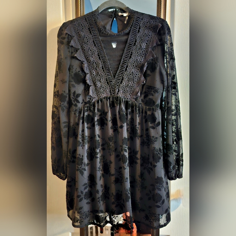 Entro Black Velvet Floral & Lace Long Sleeve Dress - Picture 1 of 8